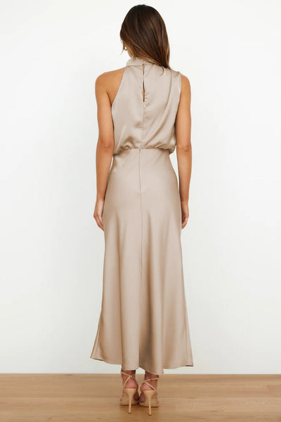 Lydia™ | Langes Kleid mit Halterneck