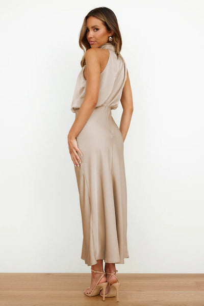 Lydia™ | Langes Kleid mit Halterneck