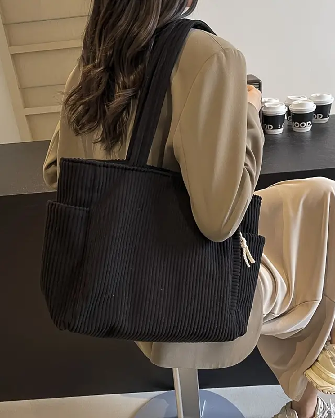 Tilda™ | Gerippte Tragetasche mit Kordel-Detail