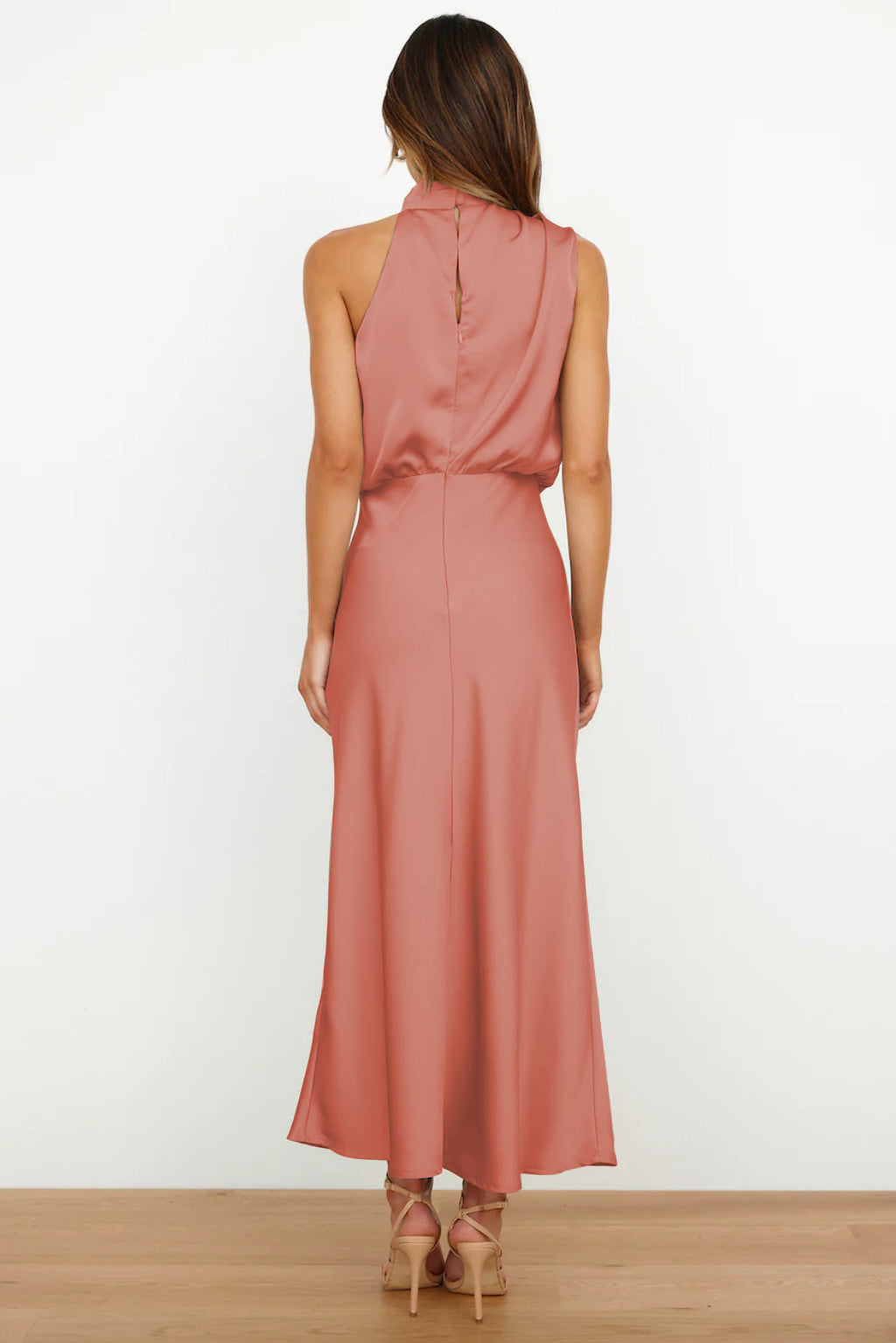 Lydia™ | Langes Kleid mit Halterneck