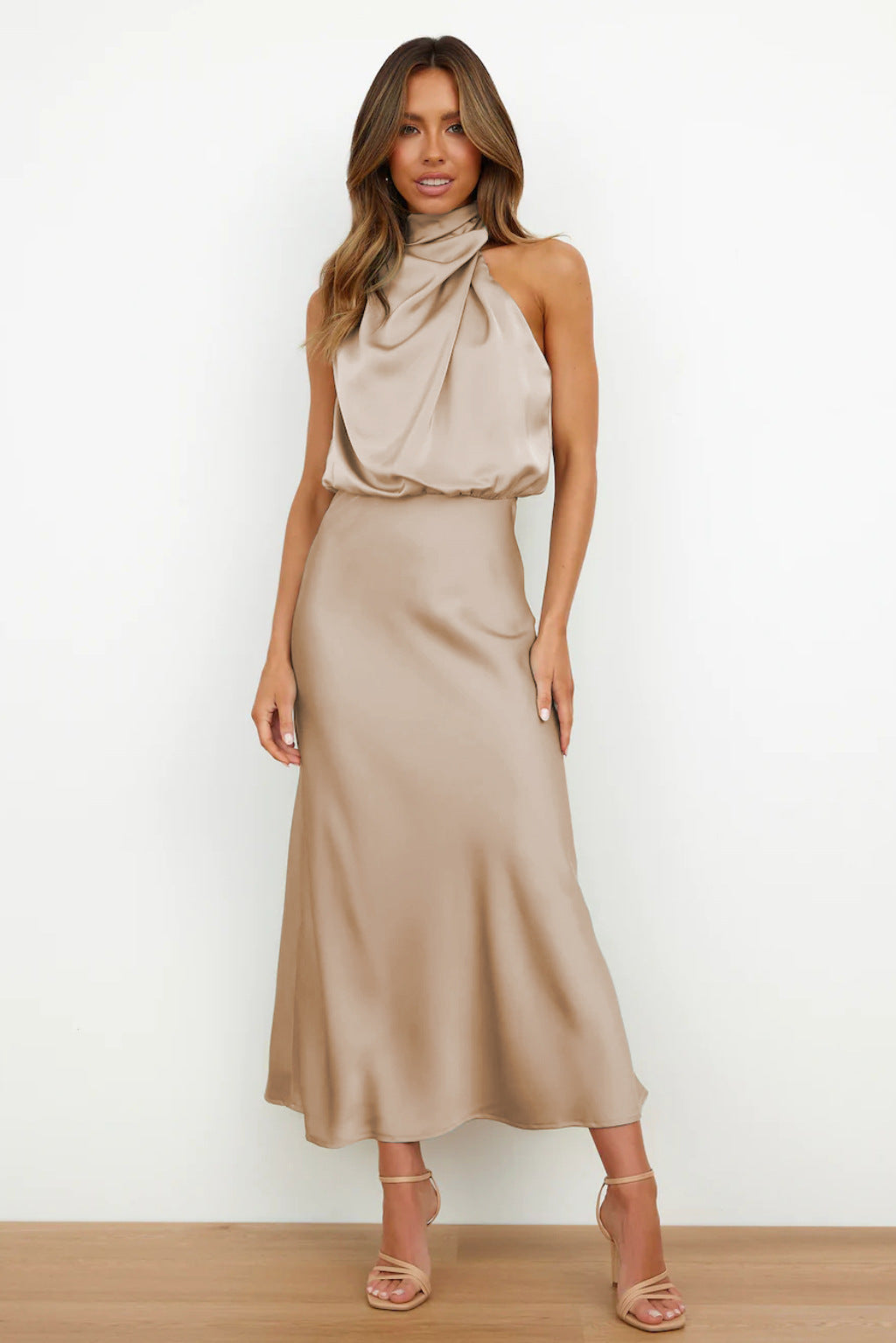 Lydia™ | Langes Kleid mit Halterneck